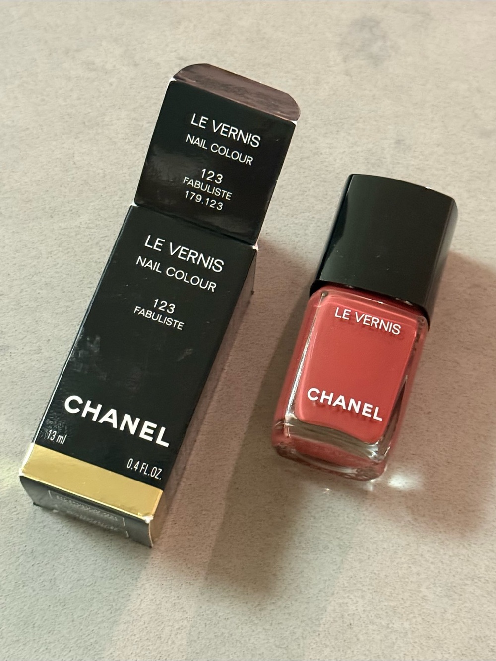 Chanel Le Vernis Nail Colour 123 Fabuliste
